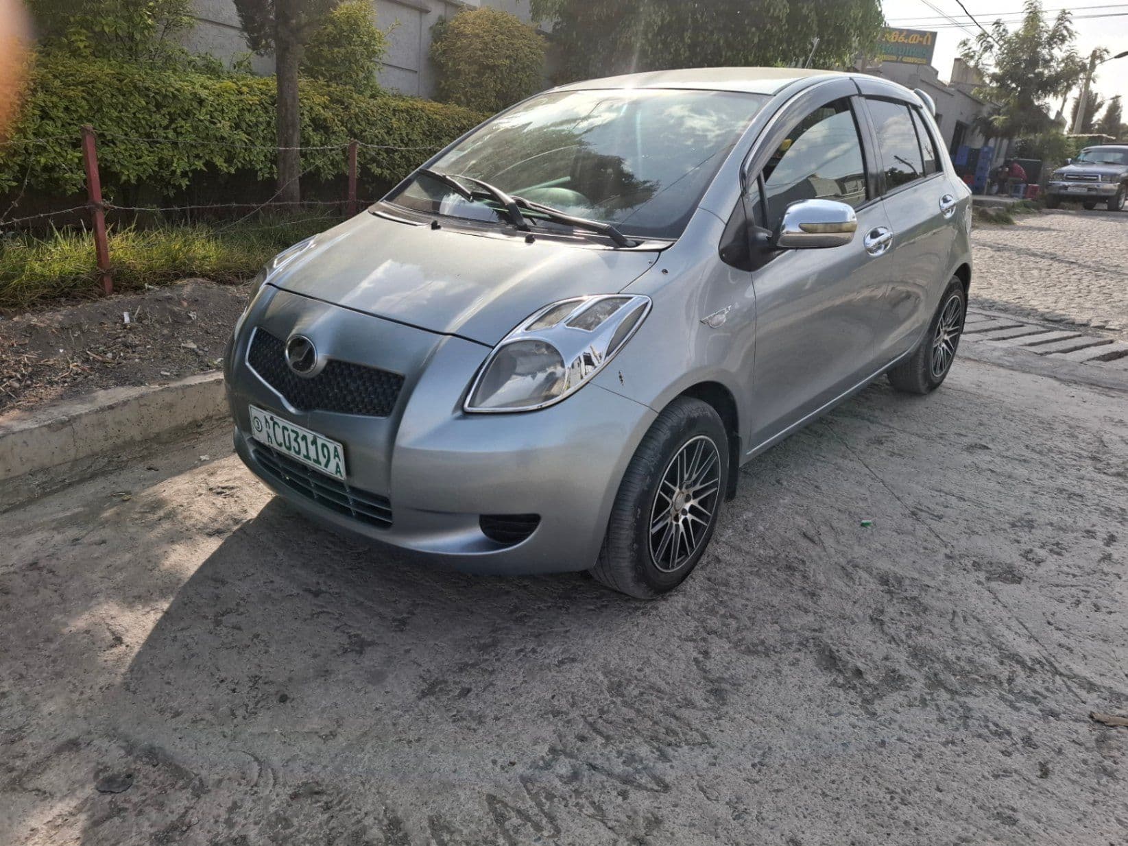 Toyota yaris compact 2006 