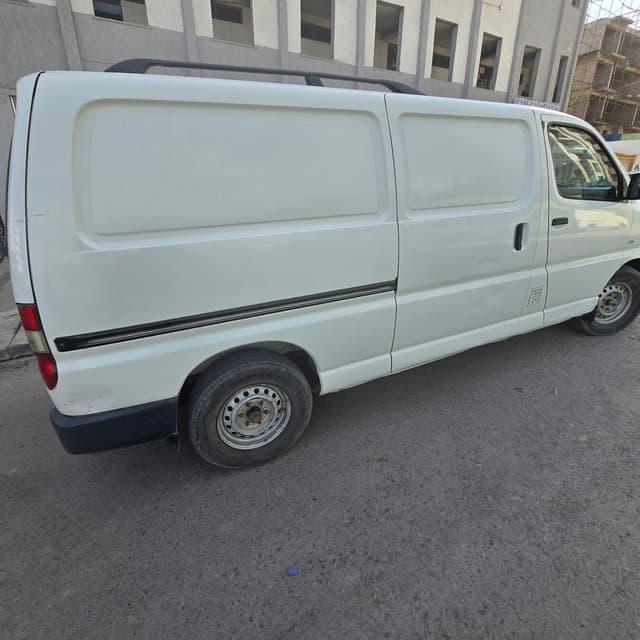 Toyota Hiace Minibus