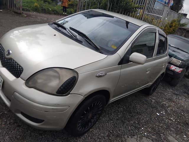 Toyota vitz 2004