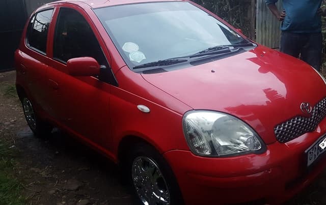 Toyota yaris 2004
