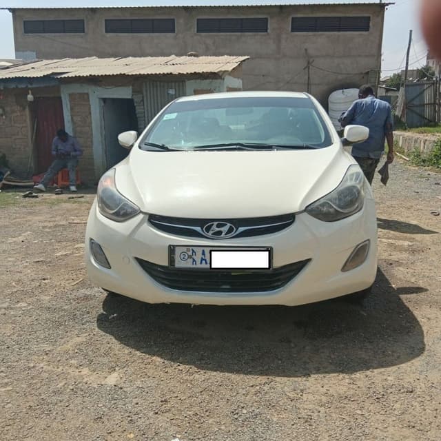 Hyundai avante 2011
