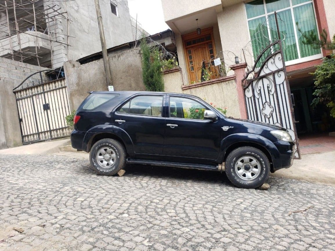 Toyota Fortuner 