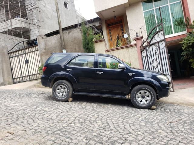 Toyota Fortuner 