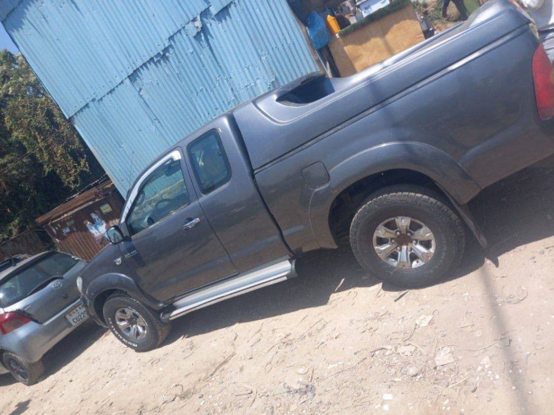 Toyota Hilux kin cap