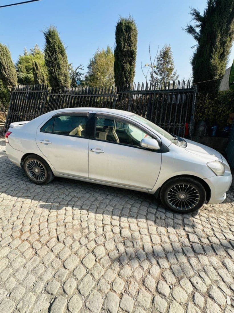 Toyota Yaris belta 2010