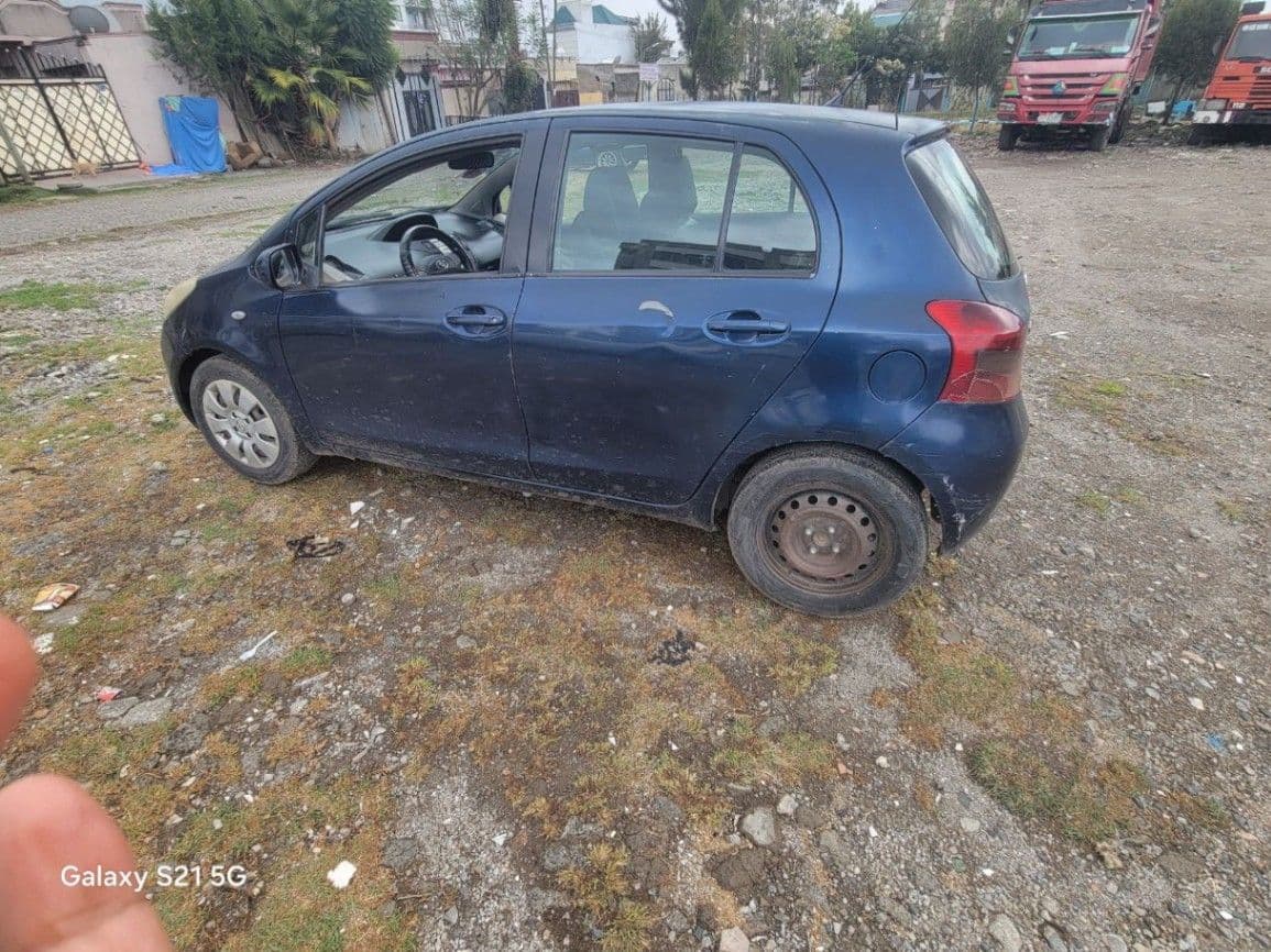 Toyota yaris compact