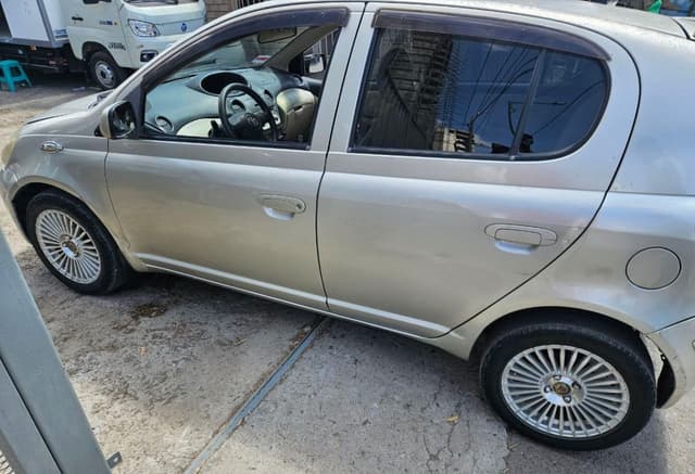 Toyota vitz,2004/4 months,good condition
