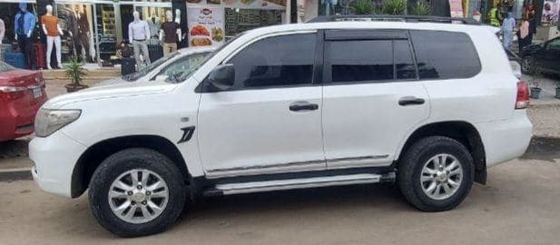 Toyota V8,2012,Europe,7 Seater,excellent condition!!