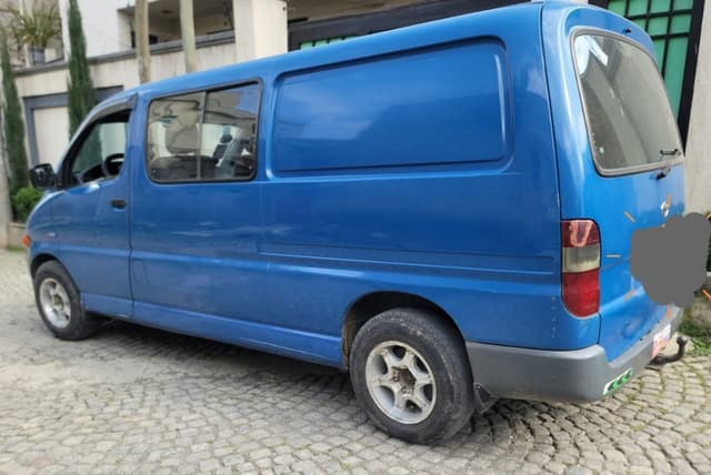 Toyota D4D Half Van