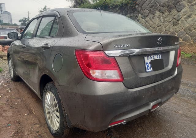 Suzuki Dzire (Creame)