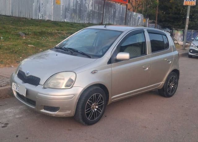 Toyota Vitz 2002