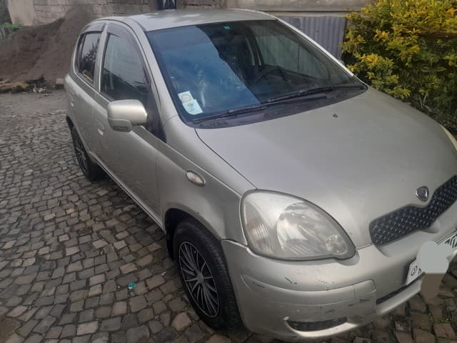 TOYOTA VITZ 2004