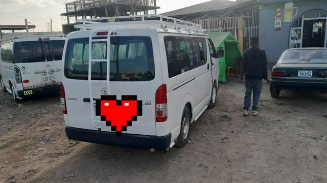 Toyota d4d minibus 2010