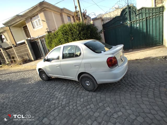 Toyota platz 2002/2003