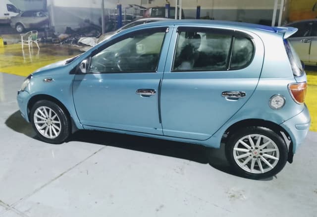 Toyota Vitz 2002