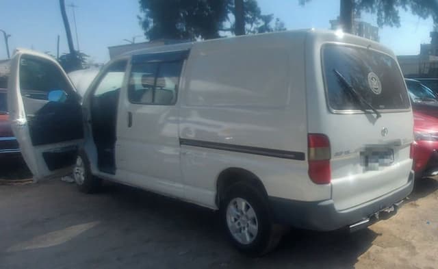 Toyota Dolphin,2LT,Automatic,half van,excellent condition!!
