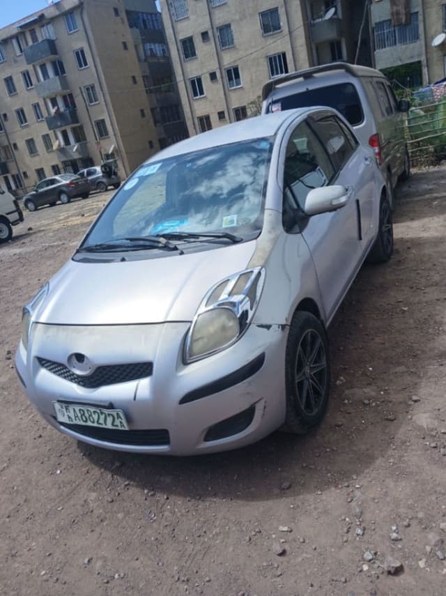 Toyota Yaris compact 2008
