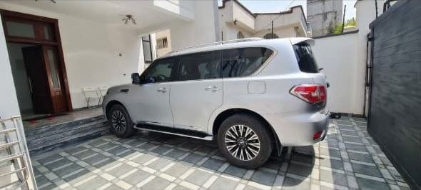 Nissan Platinum,2018,full option,excellent condition!!