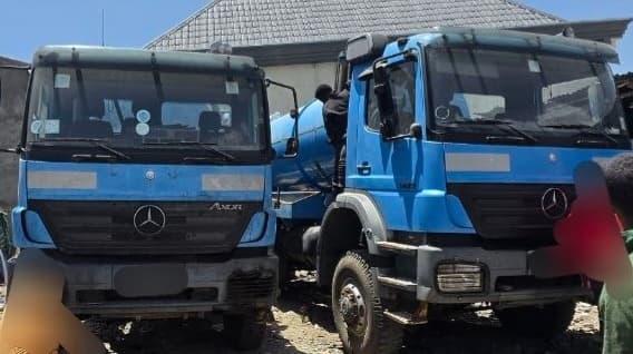Mercedes, Sewerage Truck( Suction Truck ),2007, 8 meter Cube,excellent condition,