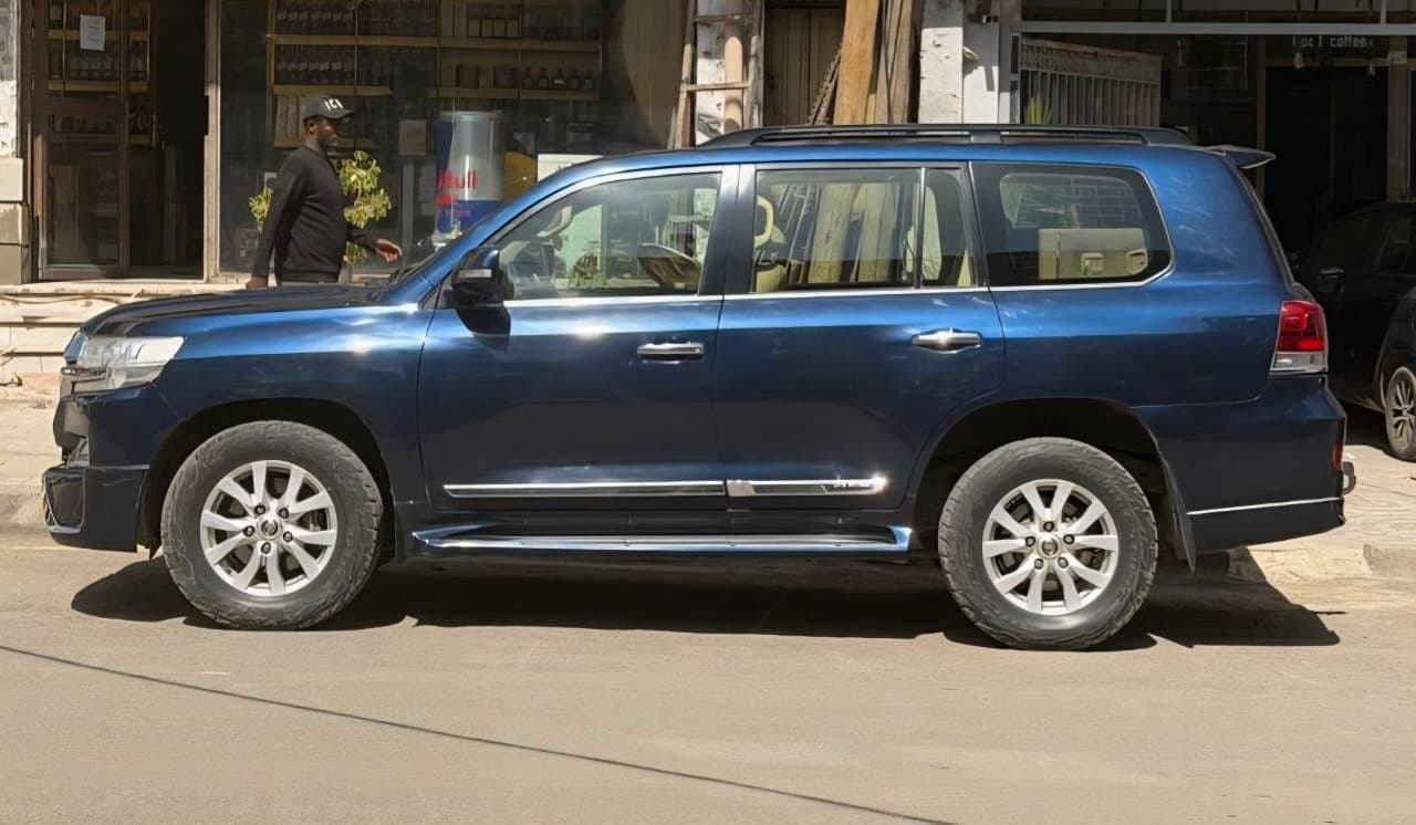 Land Cruiser V8, VX.R,2017/2nd month.