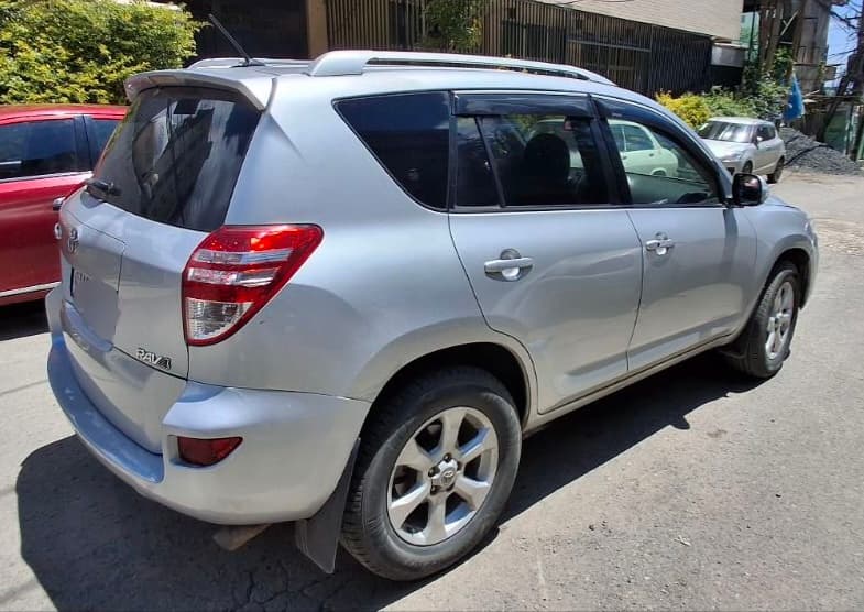 Automatic Rav4, 2011, 2.0cc, Europe, Excellent condition!!
