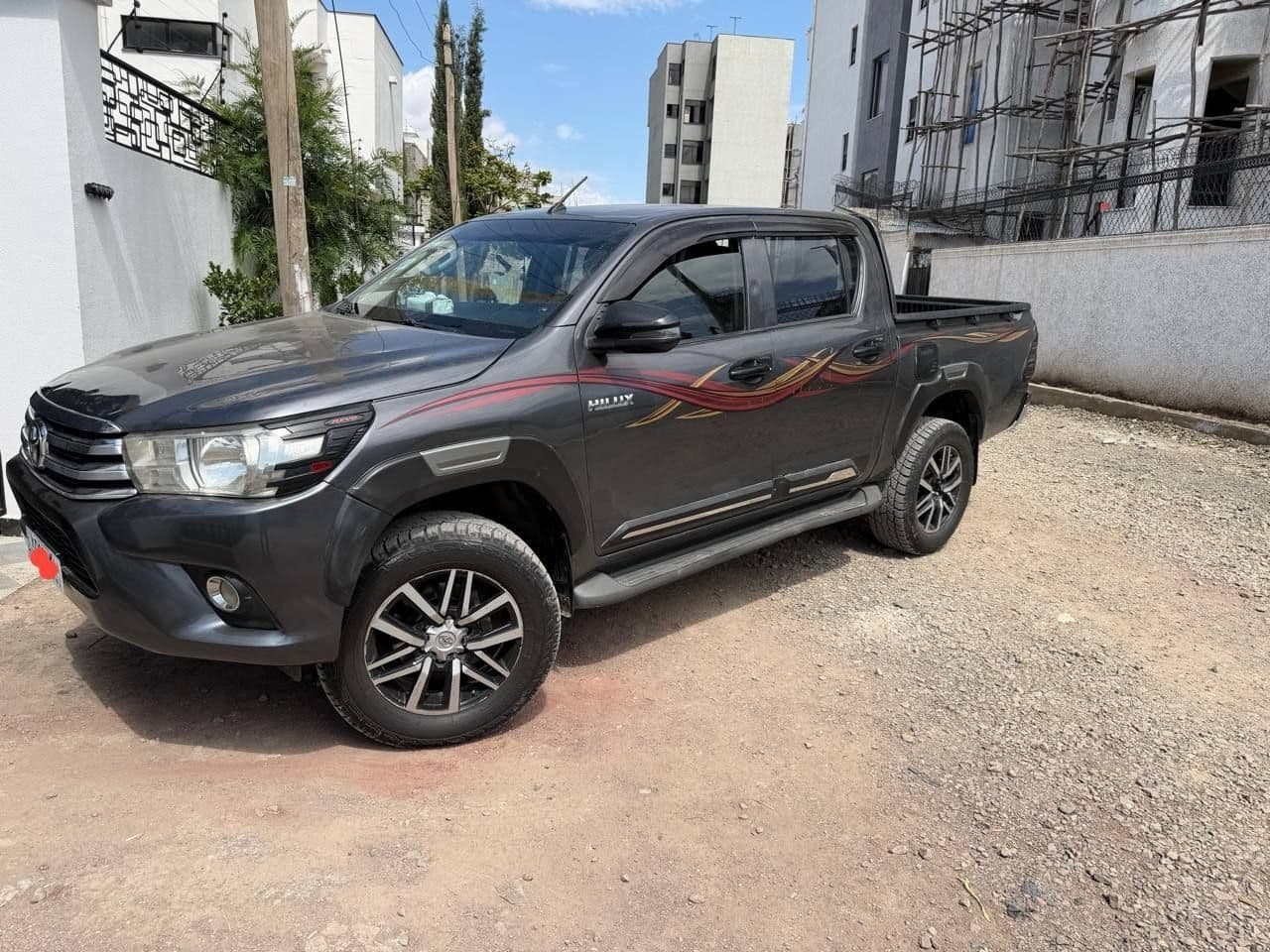 TOYOTA HILUX