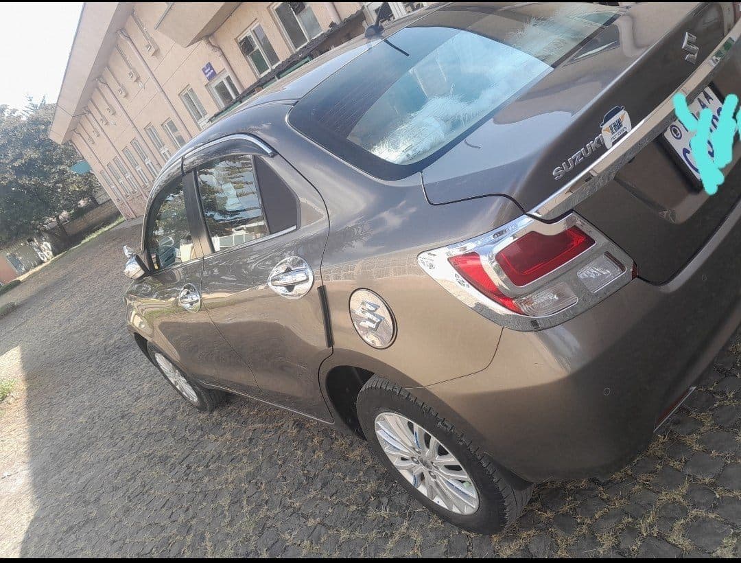 Suzuki dzire 2022