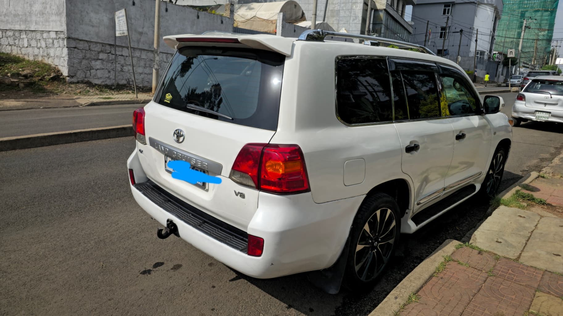 Toyota V8 land cruiser