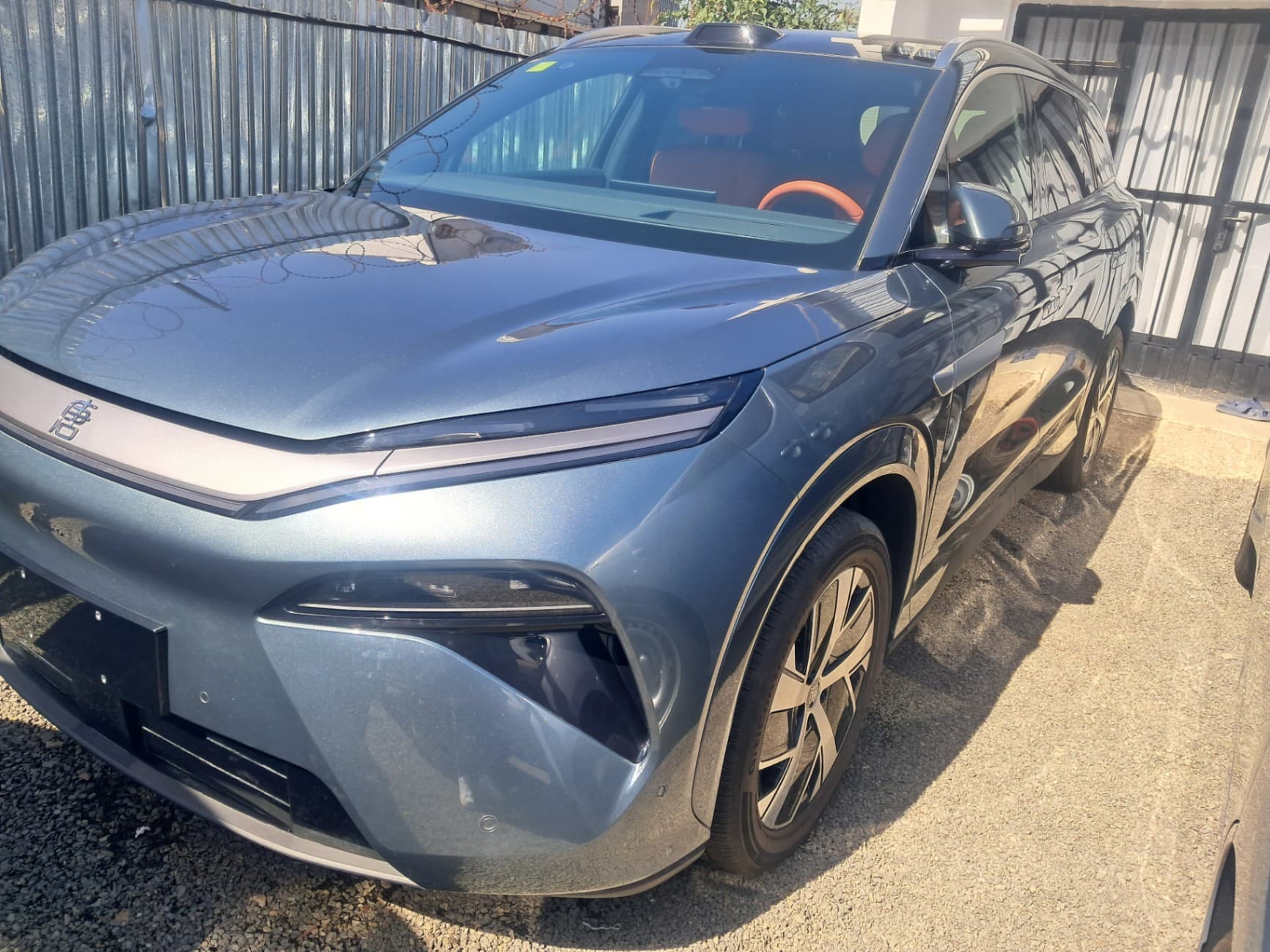 Tang L Ev