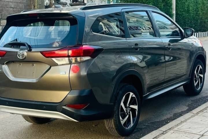 2022 Toyota Rush, 6500km Only,Brand new Car!!