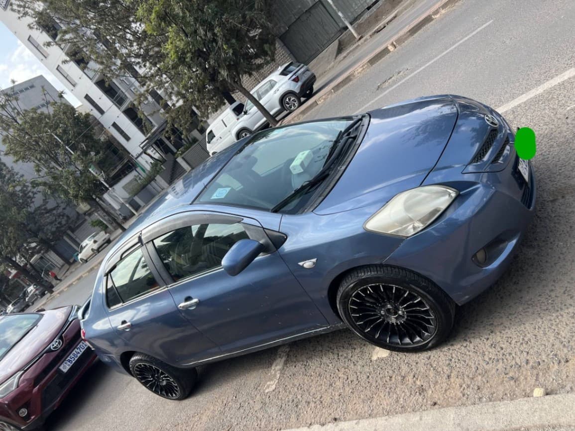 Toyota Yaris Sedan 1.3 VVT-i Automatic 2008 Blue