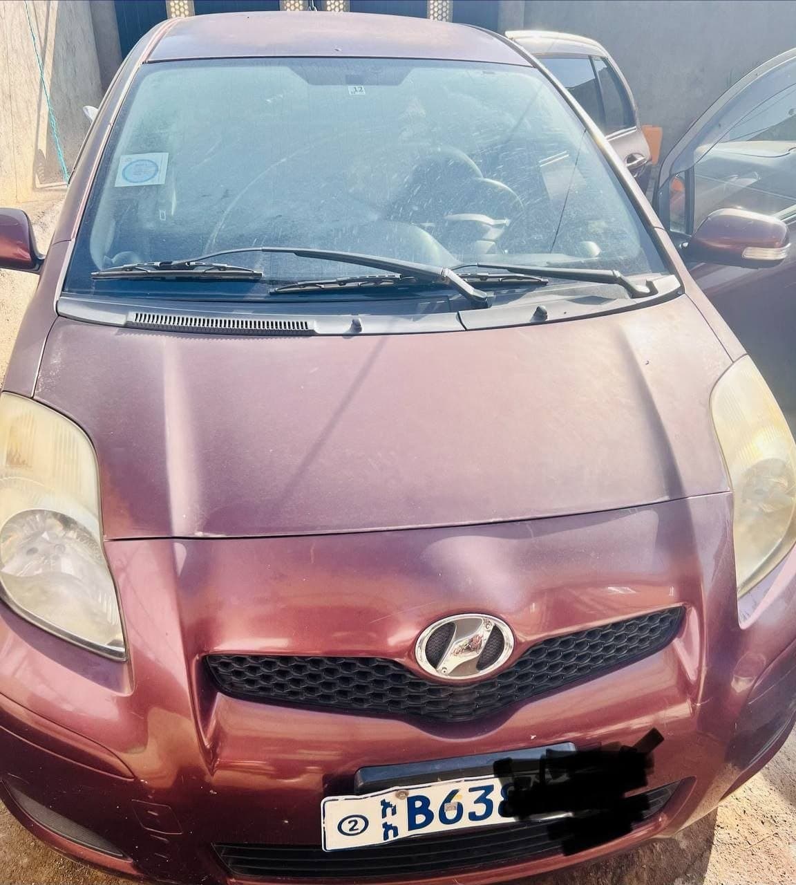Toyota vitz compact 2009