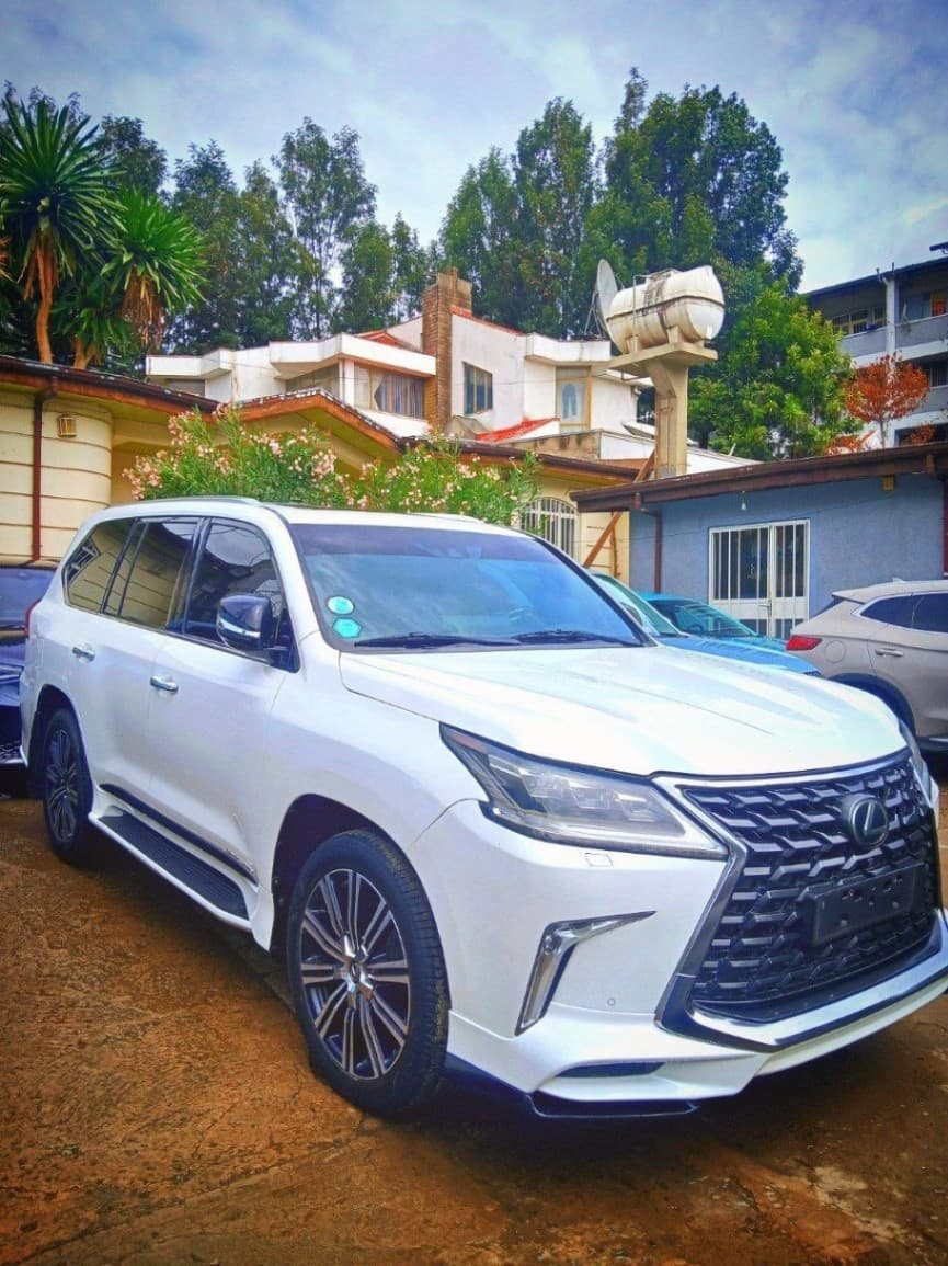 LEXUS LX570