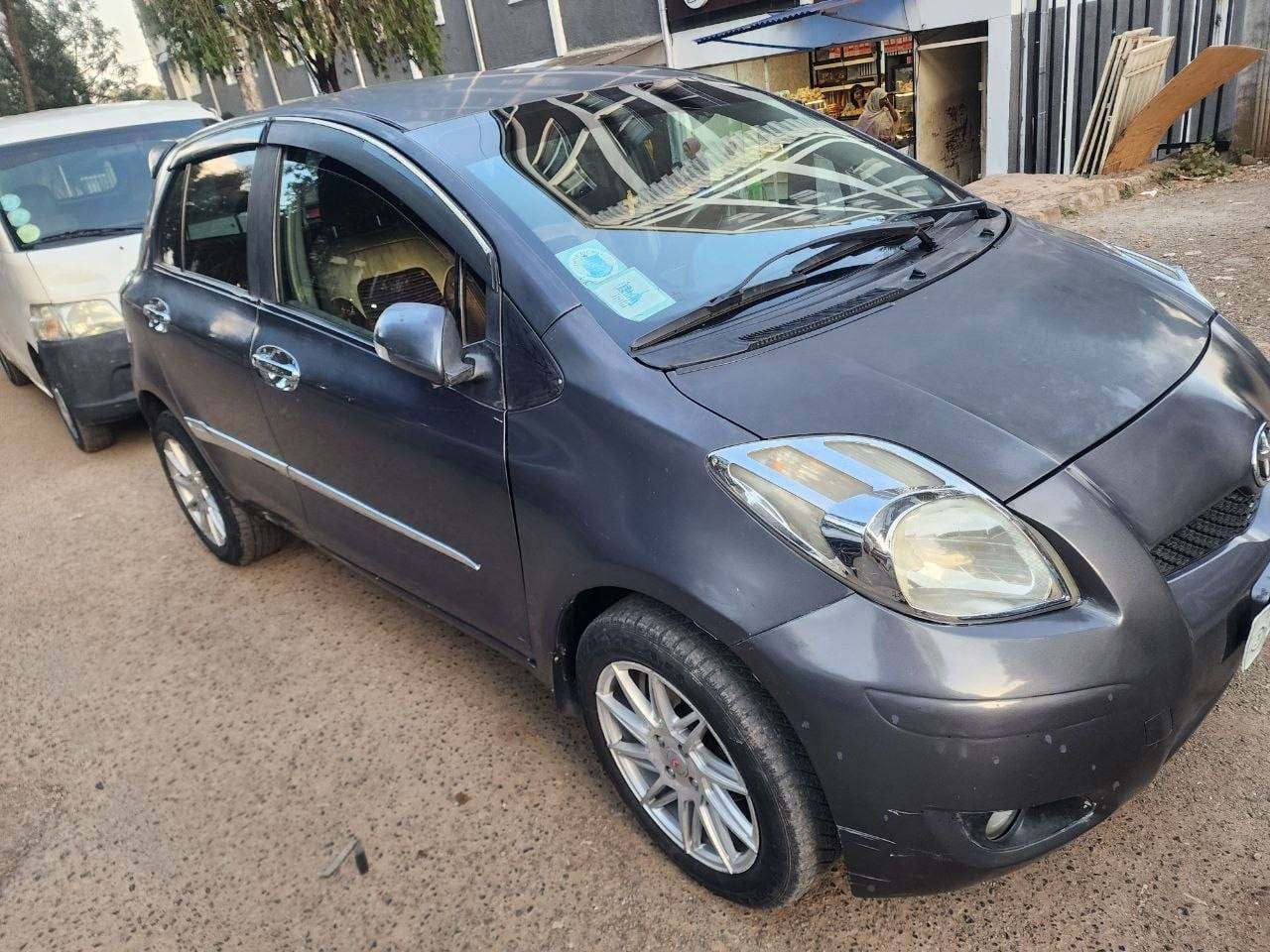 Yaris compact automatic