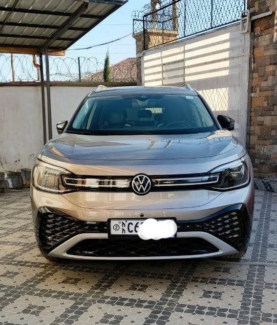 Volkswagen ID.6 Crozz Pro 2024/8 (Champion Color) - Like New