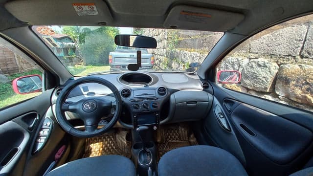 Toyota vitz 2002