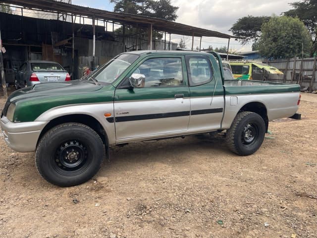 Mitsubishi L200 2000