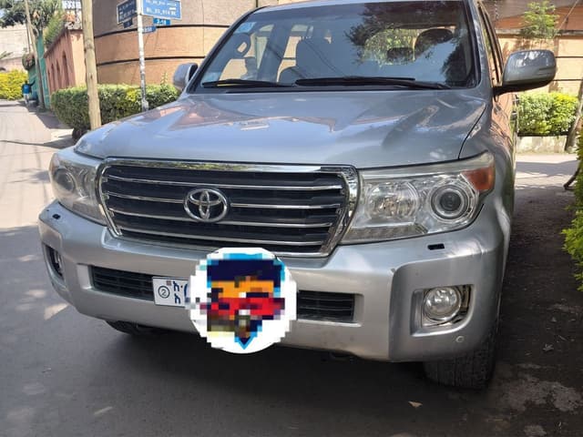 Toyota Land Cruiser V8,Automatic,2013,7 seater.