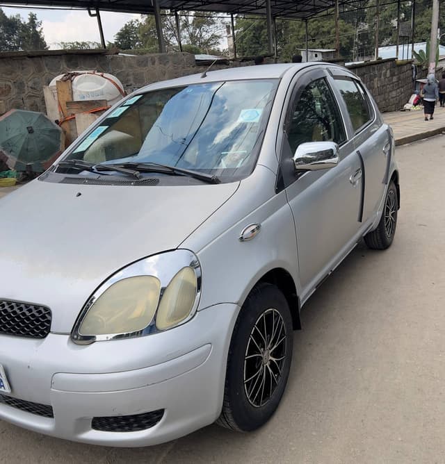 Toyota vitz 2002