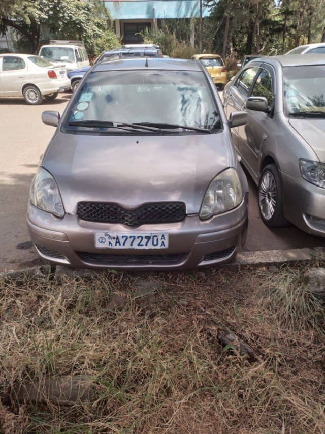 Toyota vitz 2002
